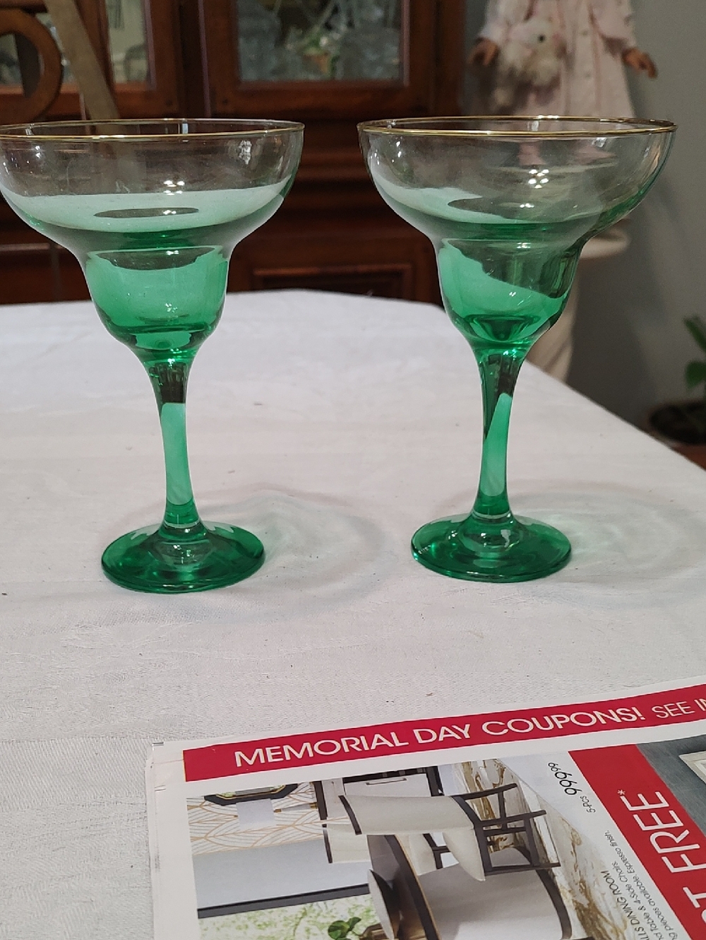 Two NWT Vietri Emerald Green Margarita Glasses With Gold Trim
